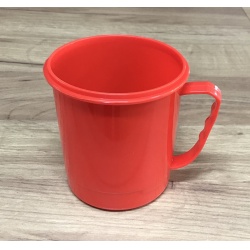 Plastovy hrnek cerveny 720ml1