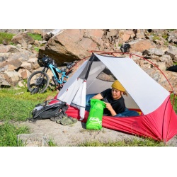 MSR Hubba Hubba Bikepack 1 ultralehky turisticky stan s drzakem na riditka 17