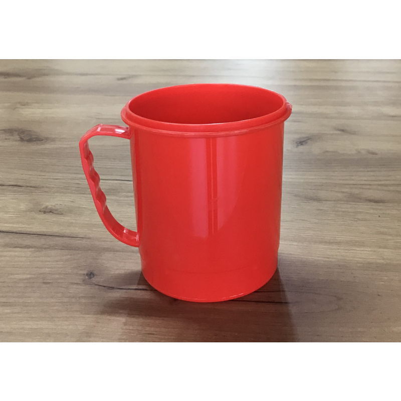 Plastovy hrnek cerveny 720ml - darek k nakupu nad 3000 Kc 111 Eur