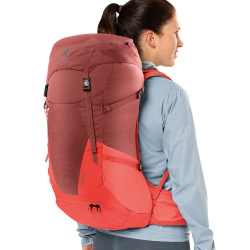 Deuter Futura 30l SL damsky turisticky batoh caspia currant 11